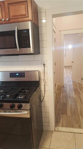 Building Photo - 14-16 Horton Avenue Unit 1st Floor