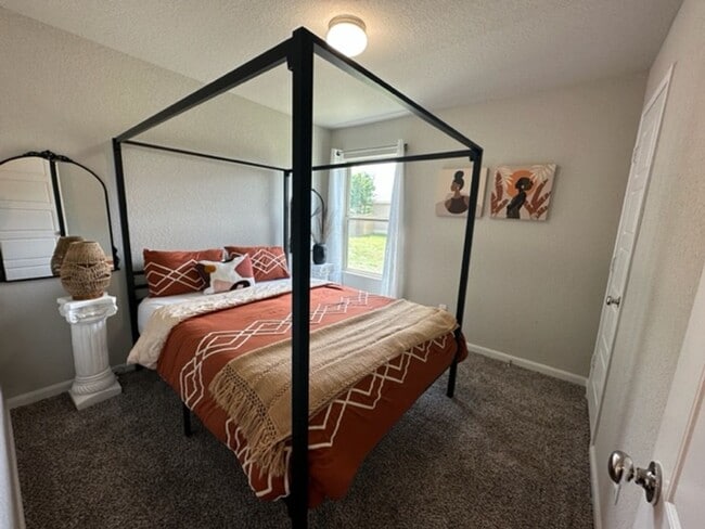 Building Photo - Move in soon! Beautiful  3 bedroom 2 bath near Lackland AFB