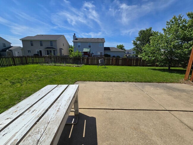 Building Photo - Beautiful 4 bedroom home in Normal!
