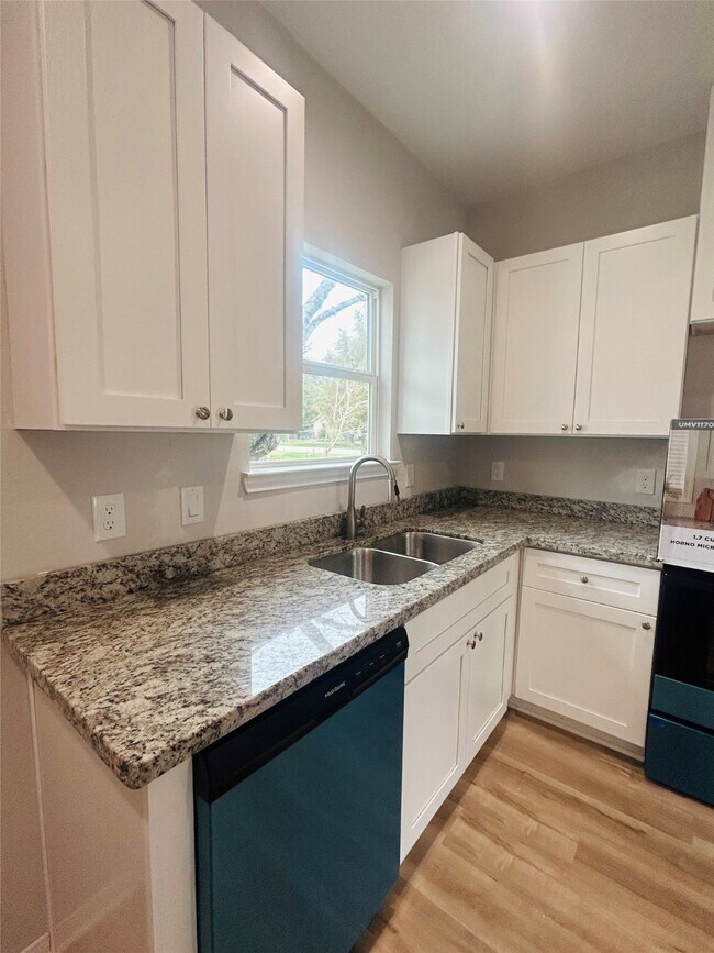 Building Photo - 1318 Stowell