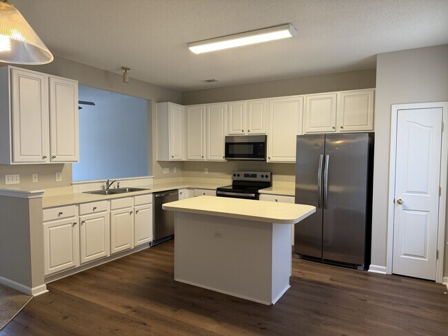 Building Photo - 113 Cirrus Ct
