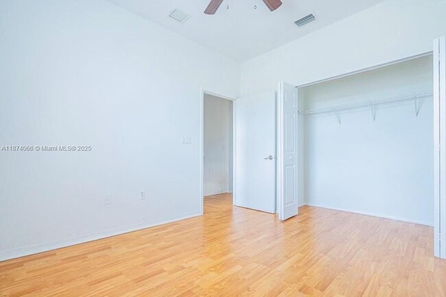 Building Photo - 784 SW 106th Ave
