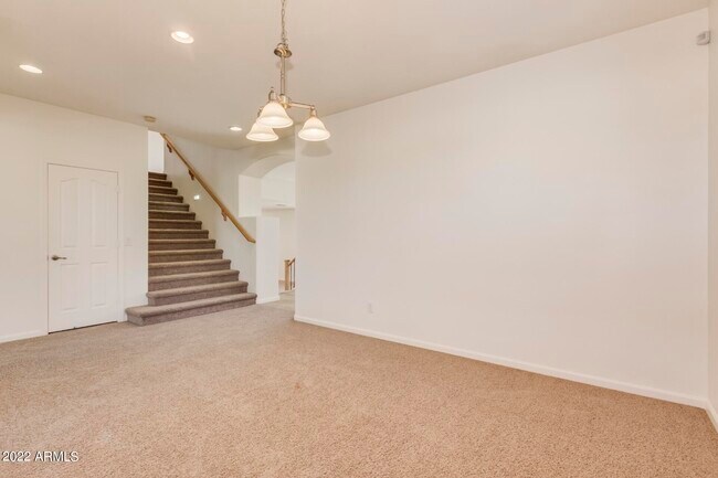 Building Photo - 5733 W Plum Rd
