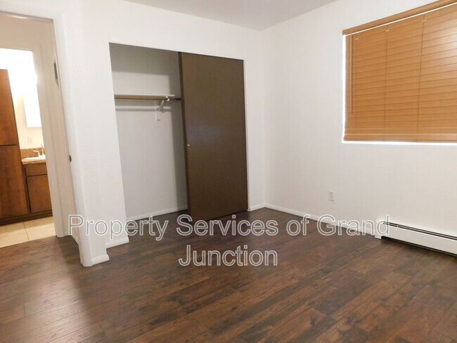 Building Photo - 3292 Lombardy Ln