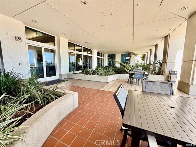 Building Photo - 525 E Seaside Way
