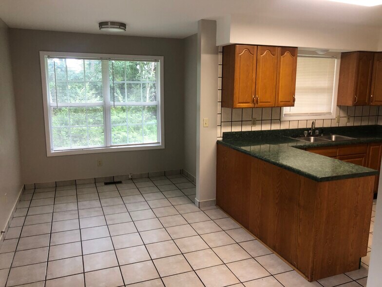 Building Photo - 254 Sloans Grove Rd