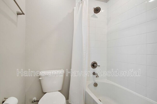 Building Photo - 840 Blue Creek Dr
