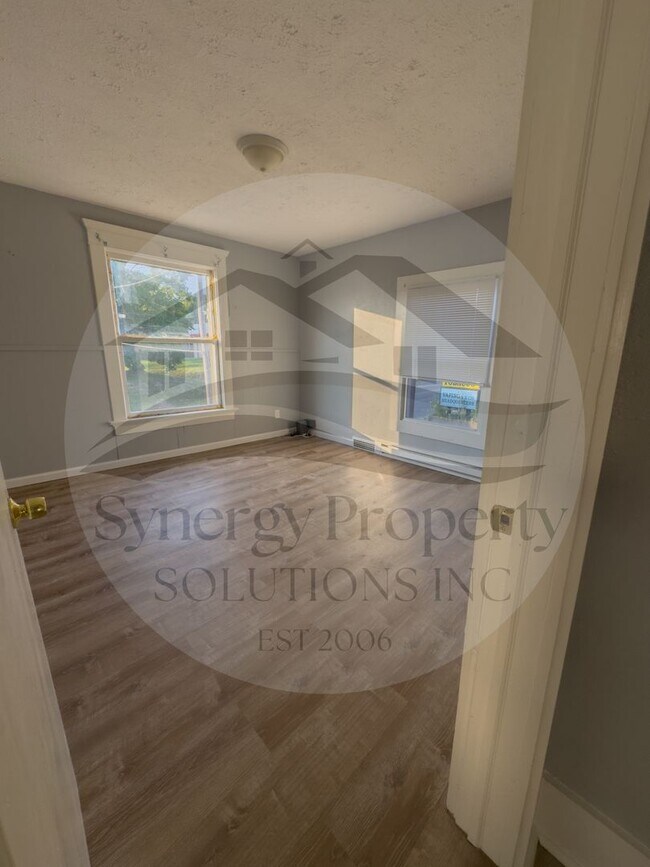 Building Photo - Lexington Ave 146 - 146 1/2