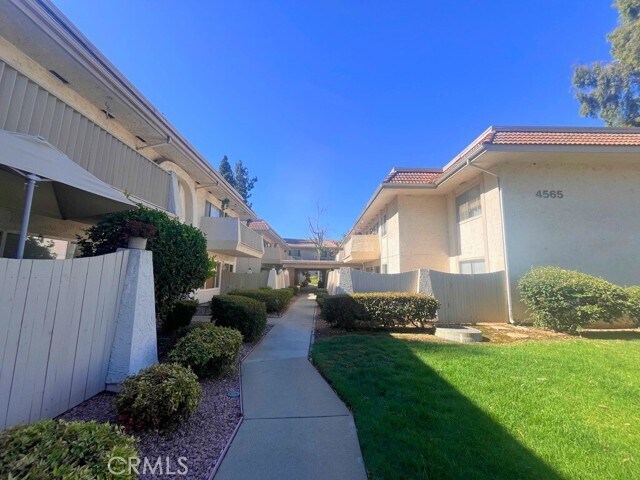 Building Photo - 4565 Ramona Ave