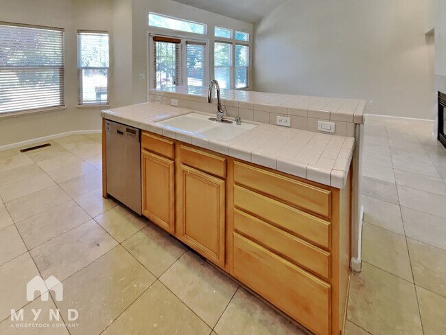 Building Photo - 695 Citadel Rd