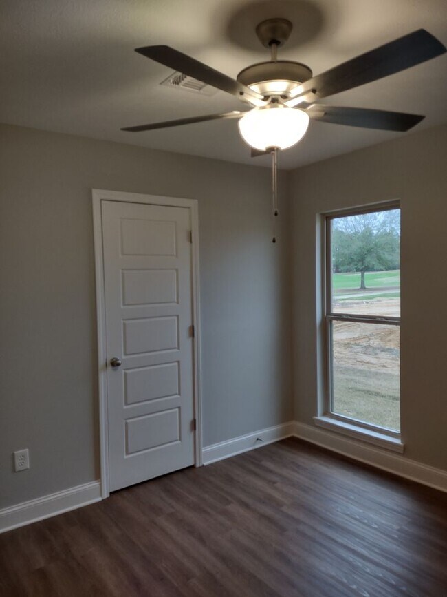 Building Photo - JUST REDUCED!! PLUS..***Move in Special..1...