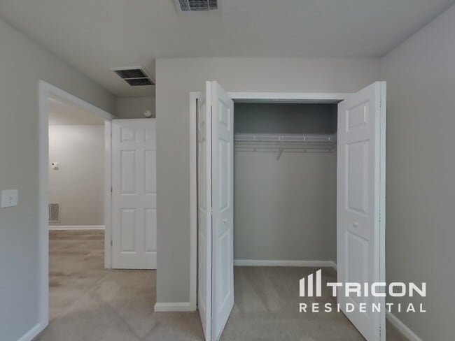 Building Photo - 12360 Anarania Dr