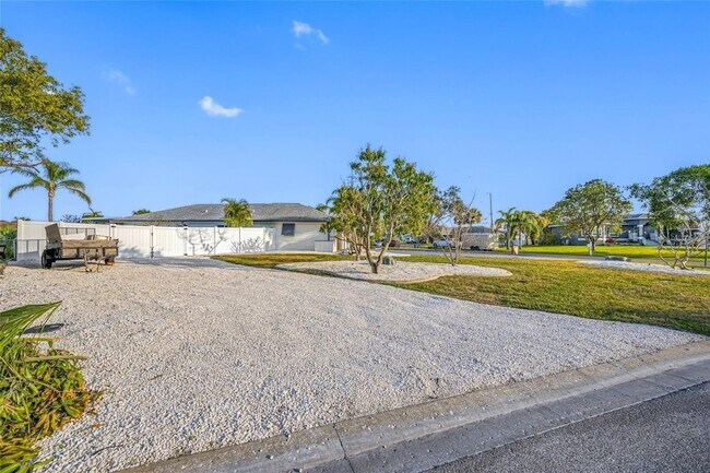 Building Photo - 1029 Bal Harbour Dr
