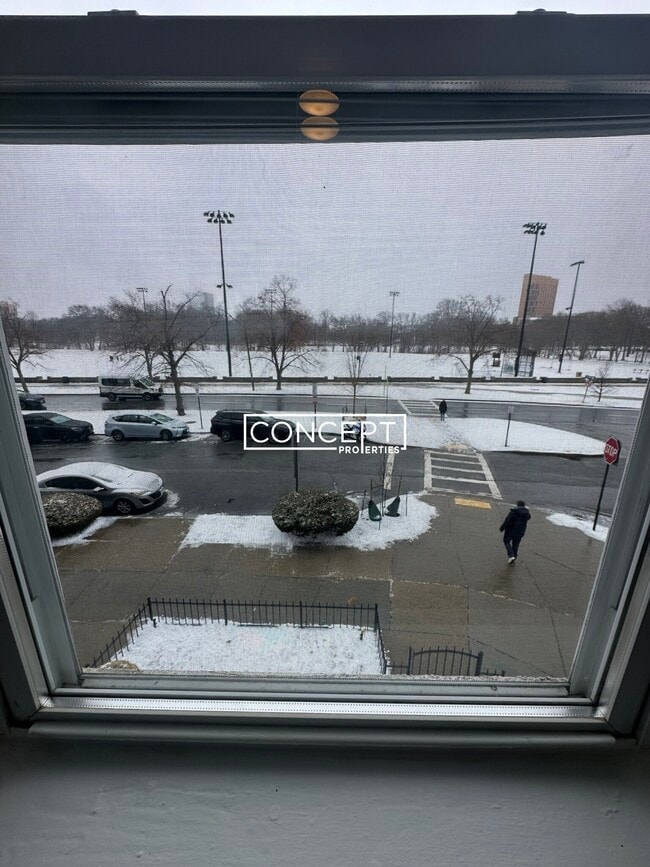 Building Photo - 151 Park Dr