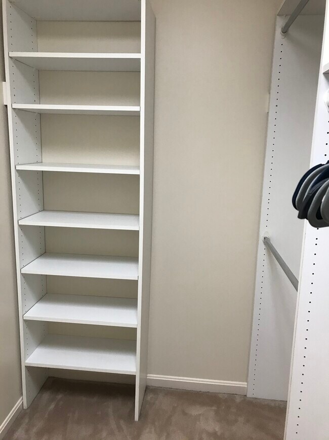 Unit # 3 - 5102 Warren Plz NW