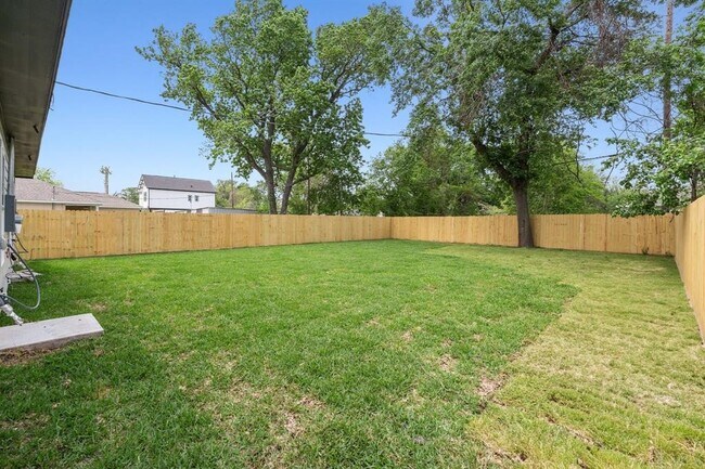 Building Photo - 1026 Junell St
