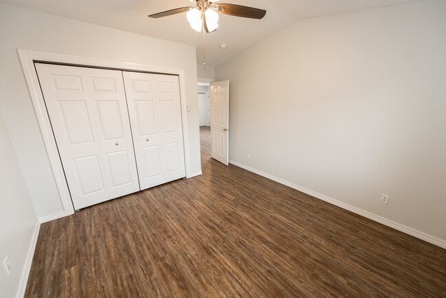 Building Photo - 1311 Sydney Dr