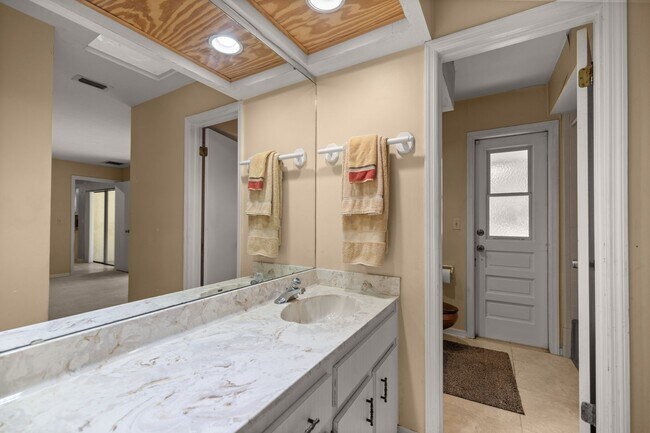 Building Photo - Comfort, Style & Space – 3 Bedroom Home in...