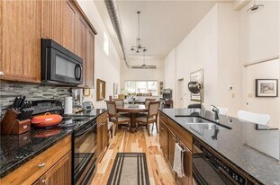 Building Photo - 970 Fort Wayne Ave