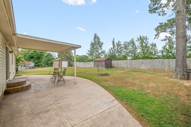 Building Photo - Nice Home on Cul-Du-Sac Large Backyard clo...