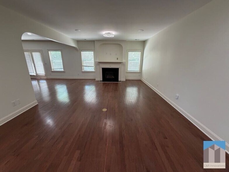 Building Photo - 4805 Carriage Bridge Ln