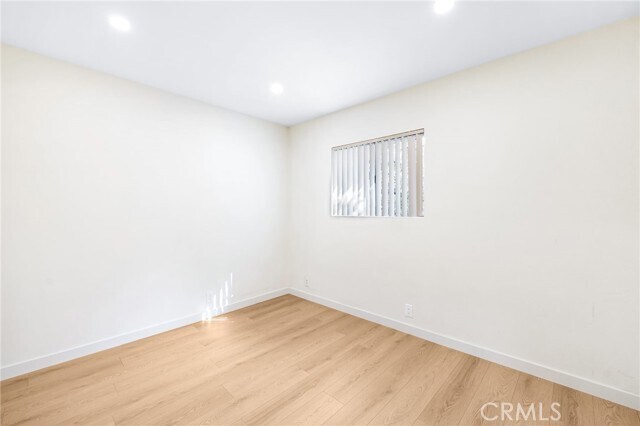 Building Photo - 333 Riverdale Dr