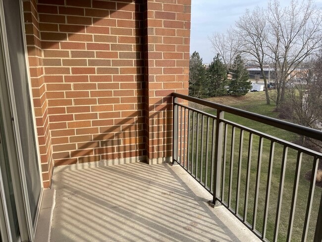 Building Photo - 655 Perrie Dr