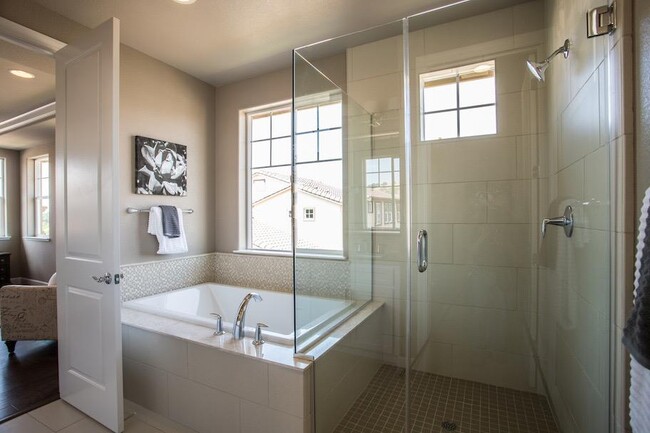 Building Photo - 6462 Almaden Rd