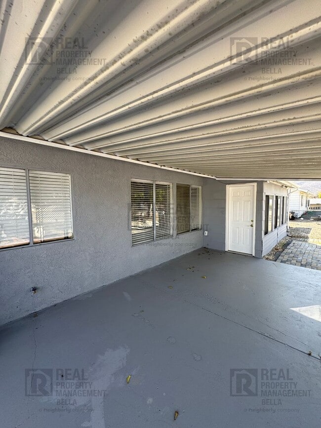 Building Photo - 55+ Community Gem: Open Floor Plan, Large Backyard & Clubhouse Amenities