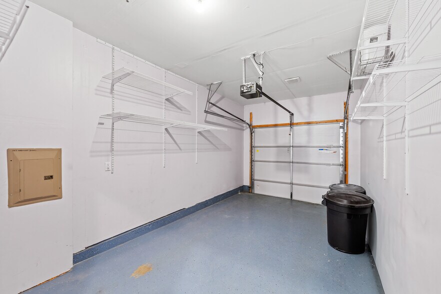 Building Photo - 147 Wesmont Dr