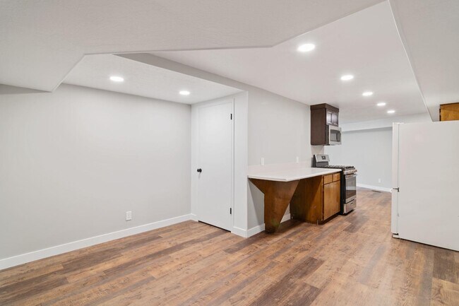 Building Photo - 1159 300 W