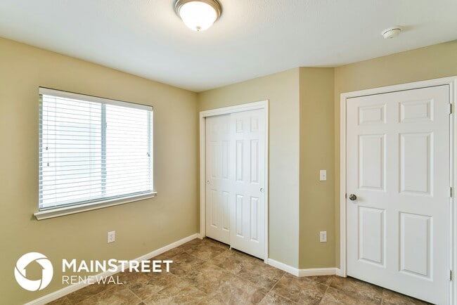 Building Photo - 6319 Cougar Village