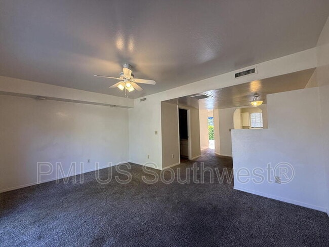Building Photo - 9560 E Lakeshore Dr
