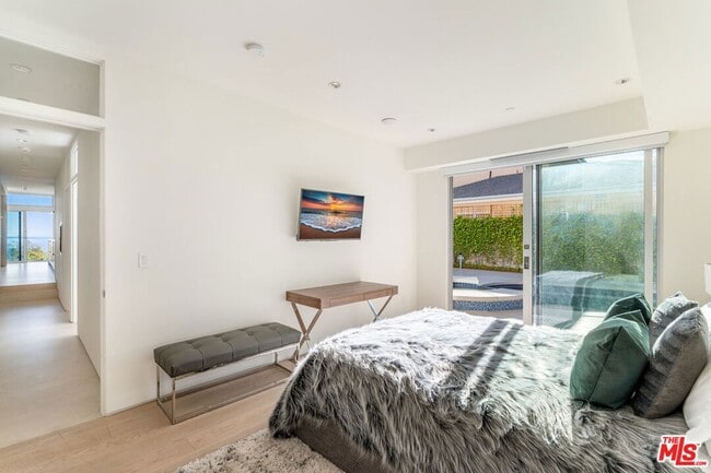 Building Photo - 2189 Summitridge Dr