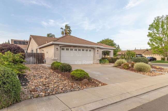 Building Photo - 2609 Magnolia Ct