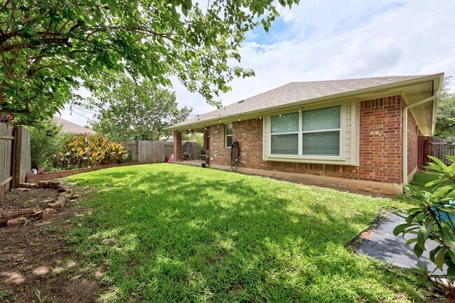 Building Photo - 15609 Royal Dublin Dr