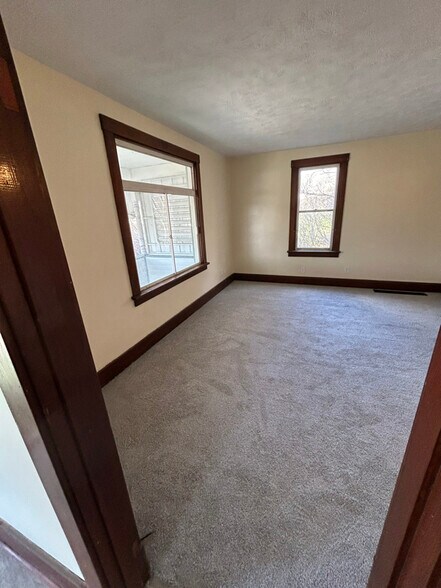 Building Photo - 87 Pittsburgh Rd