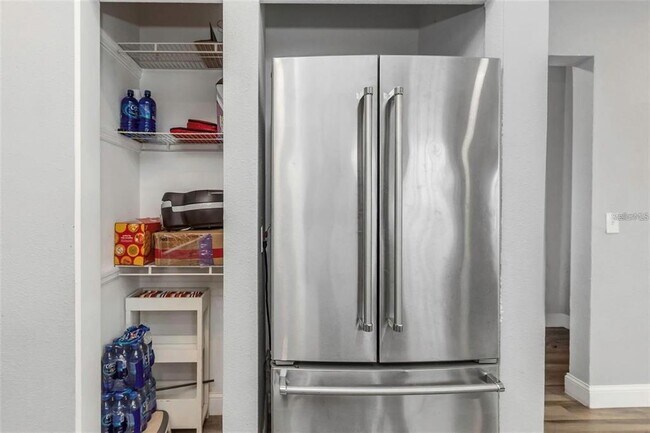 Building Photo - 206 N Himes Ave