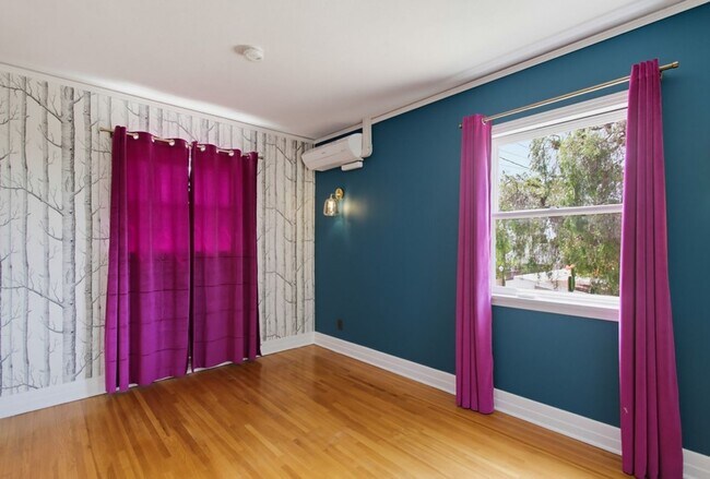 Building Photo - Historic Charm Meets Modern Living – Stunning 5 Bedroom Home on Iconic Myrtle Avenue