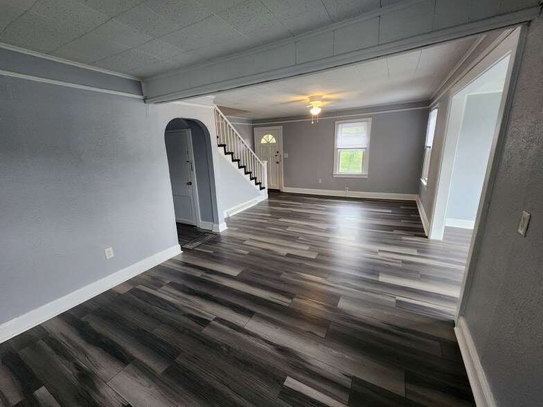 Building Photo - 117 Colton Loop