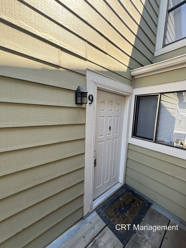 Building Photo - Beautiful 2 Bedroom, 2 Bathroom Condo in S...
