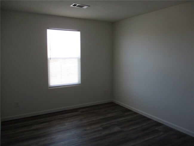 Building Photo - 2400 Granite Cir