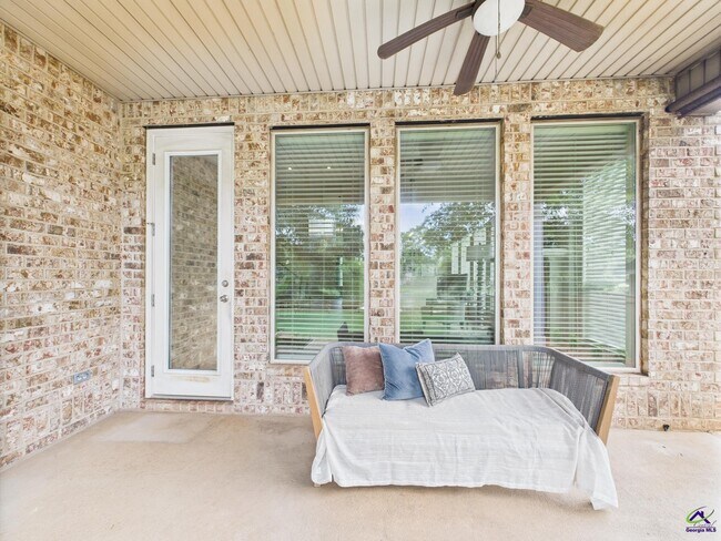 Building Photo - 205 Pebble Stone Pl
