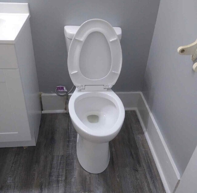 Building Photo - 212 S Bonner St