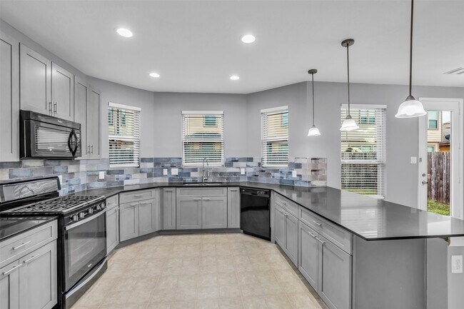 Building Photo - 2707 Volute