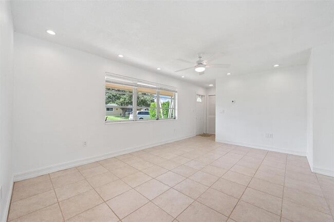 Building Photo - 7701 NW 15th Ct