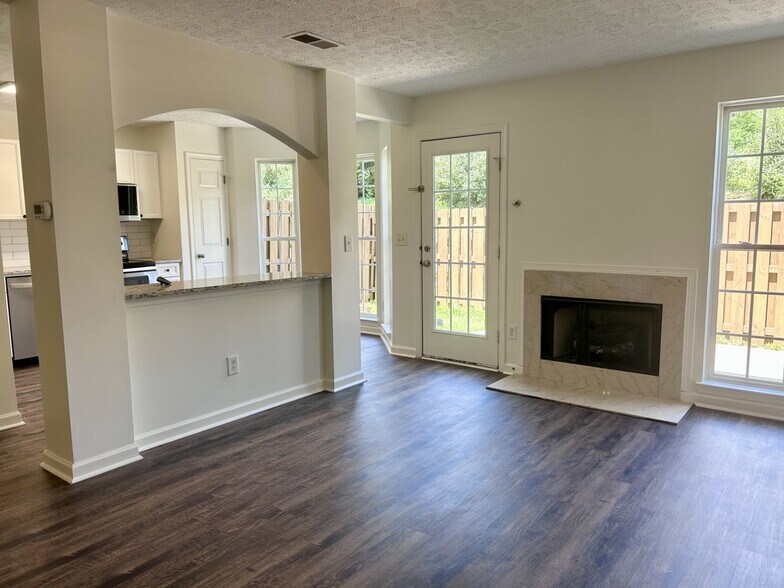 Family room - 2480 Nashboro Blvd