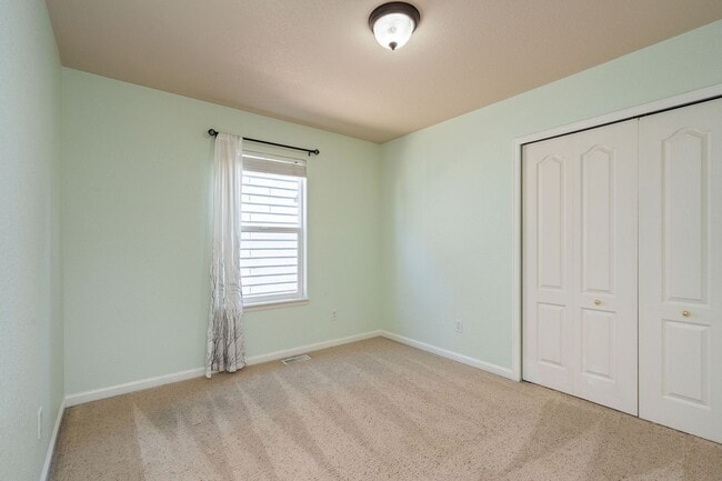Building Photo - 3 Bedroom, 2 Bath Patio Home Now Available!