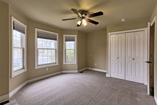 Building Photo - 4 Bedroom 3 Bath Ranch in Greeley