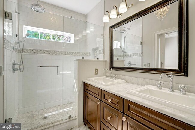 Building Photo - 6927 Rolling Creek Way